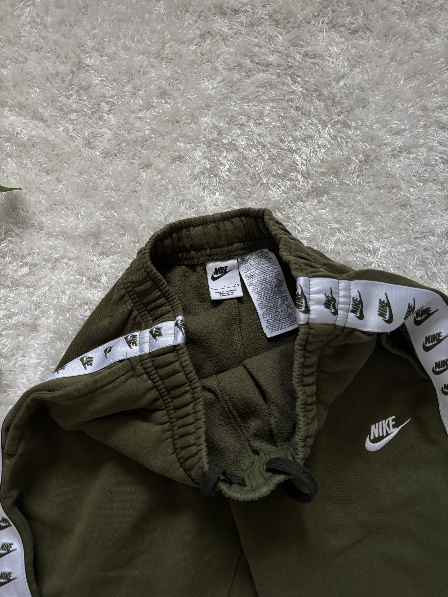 Nike TrackPants