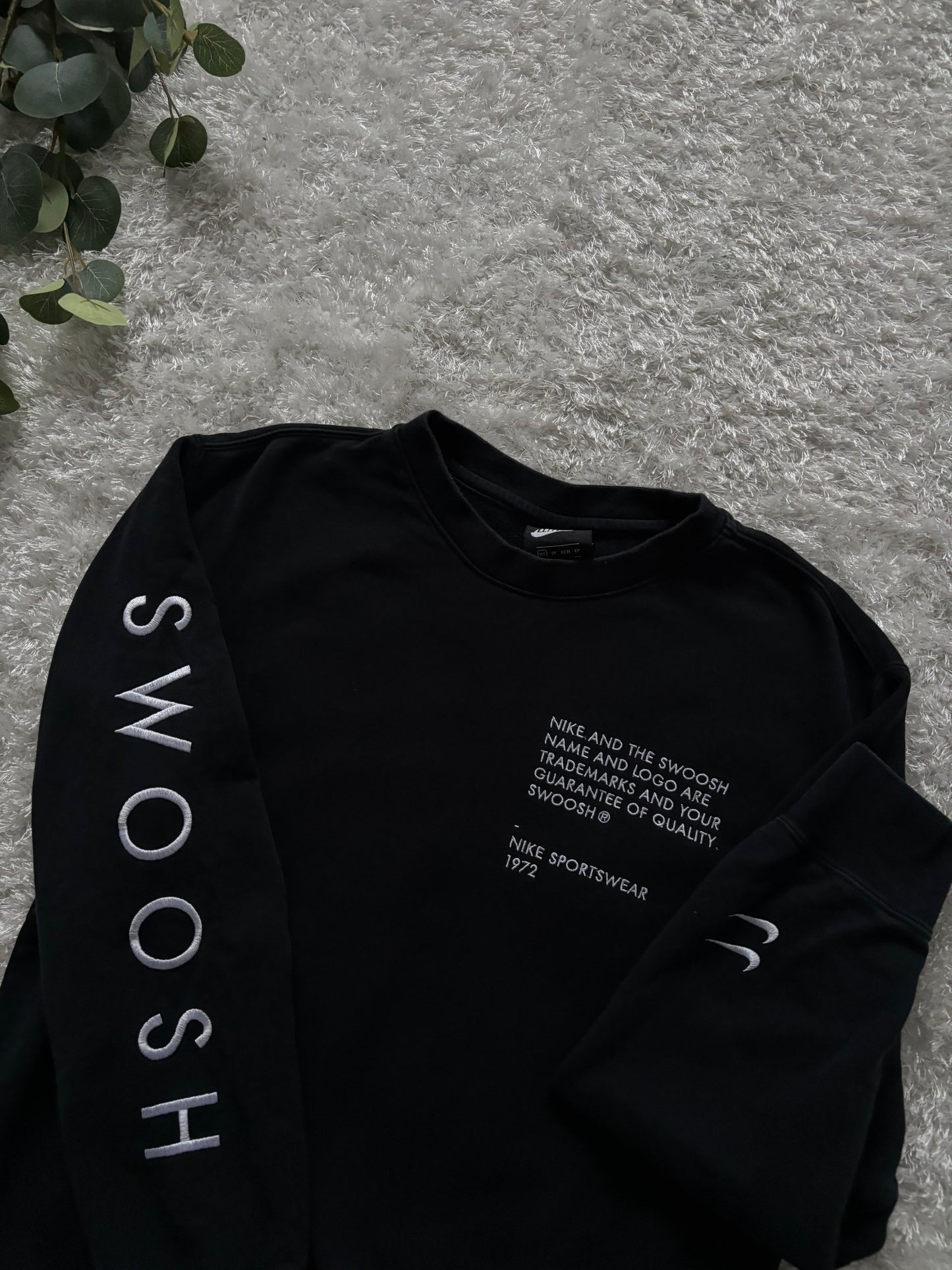 Nike Swoosh Long Sleeve