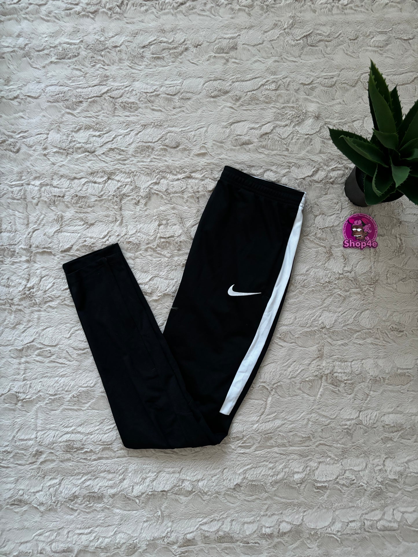 Nike TrackPants