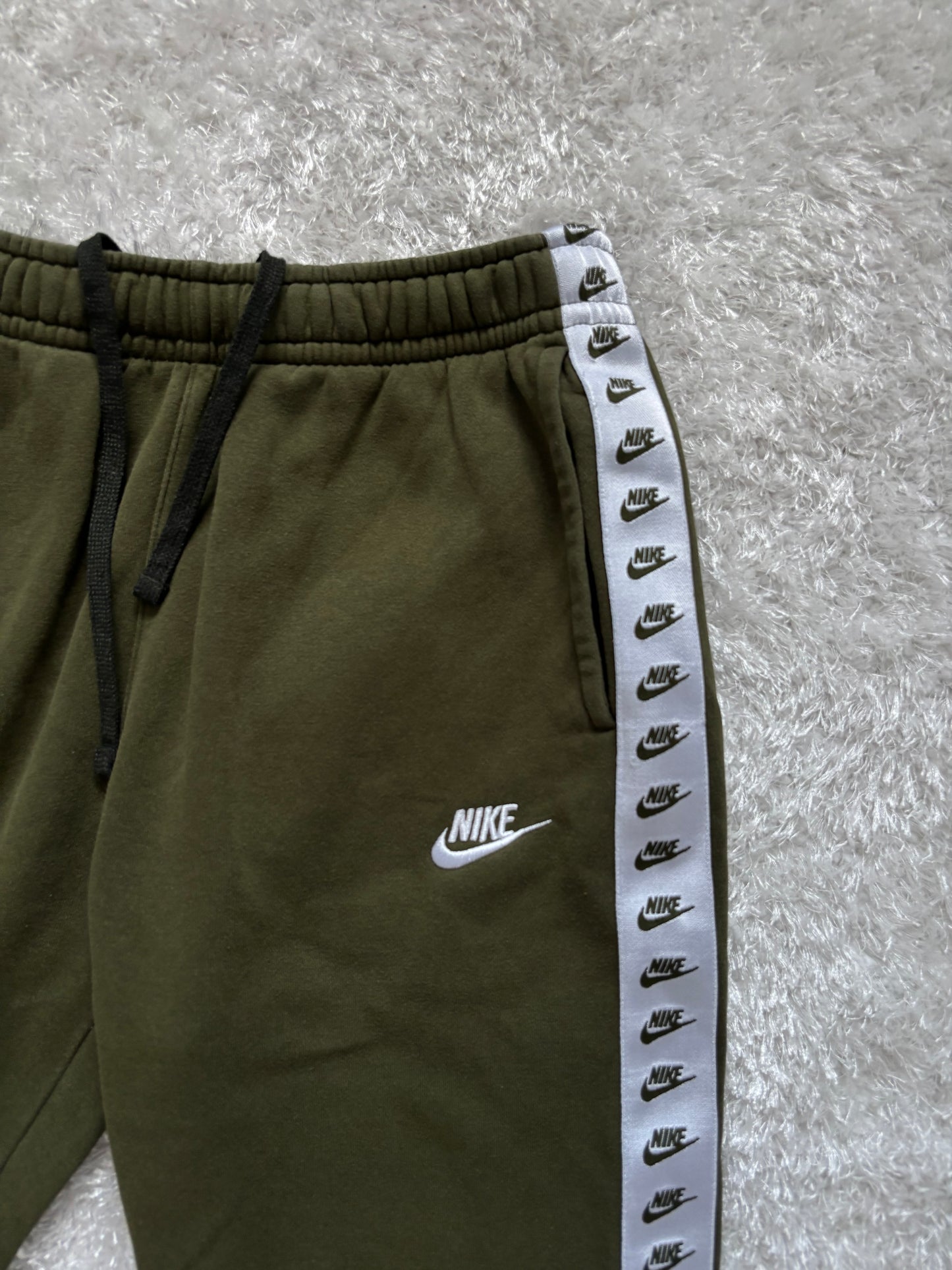Nike TrackPants