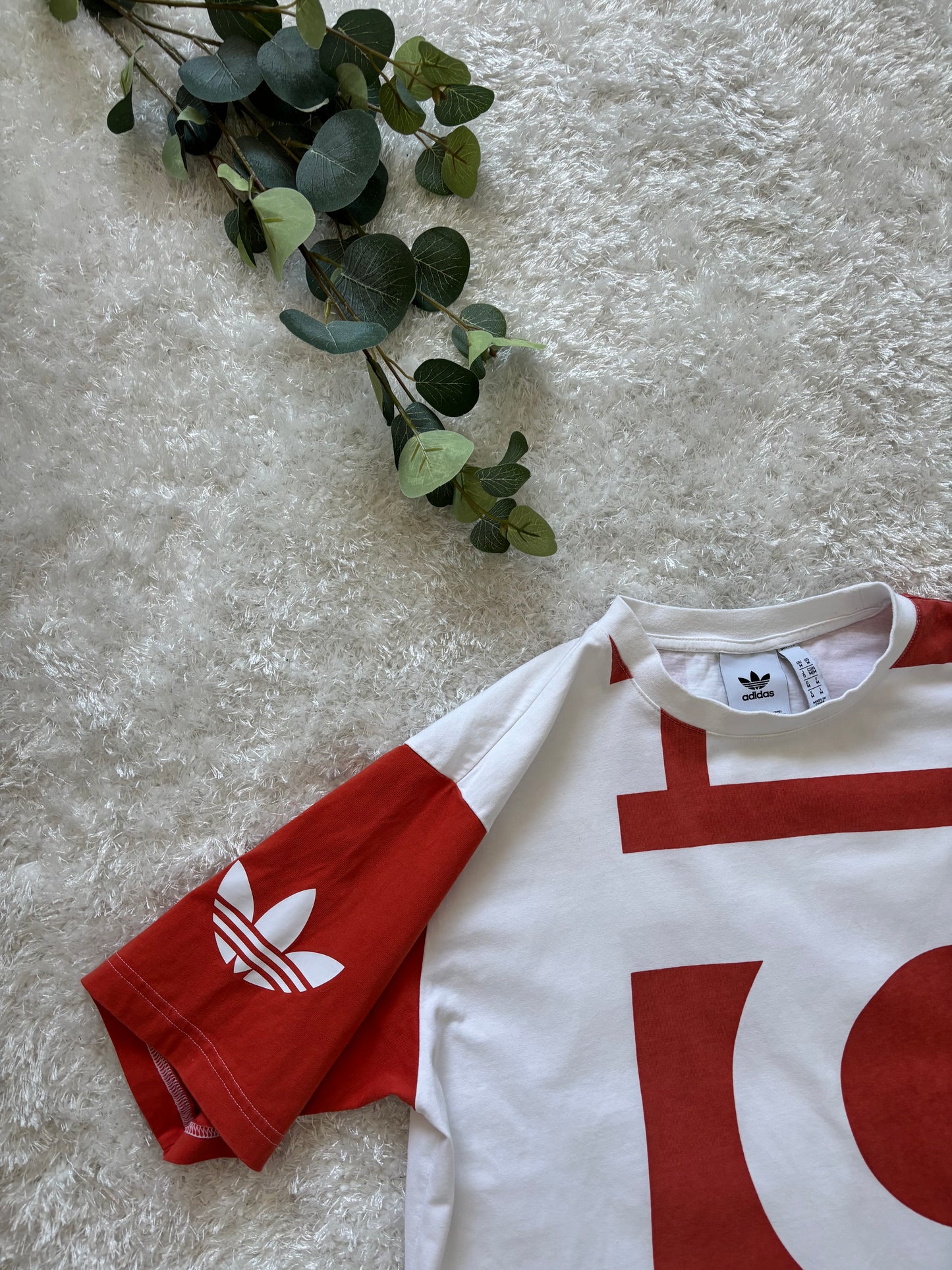 Adidas T-Shirt