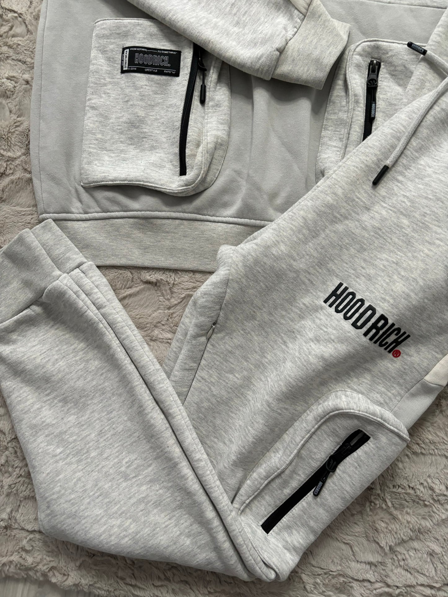 HOODRICH Set