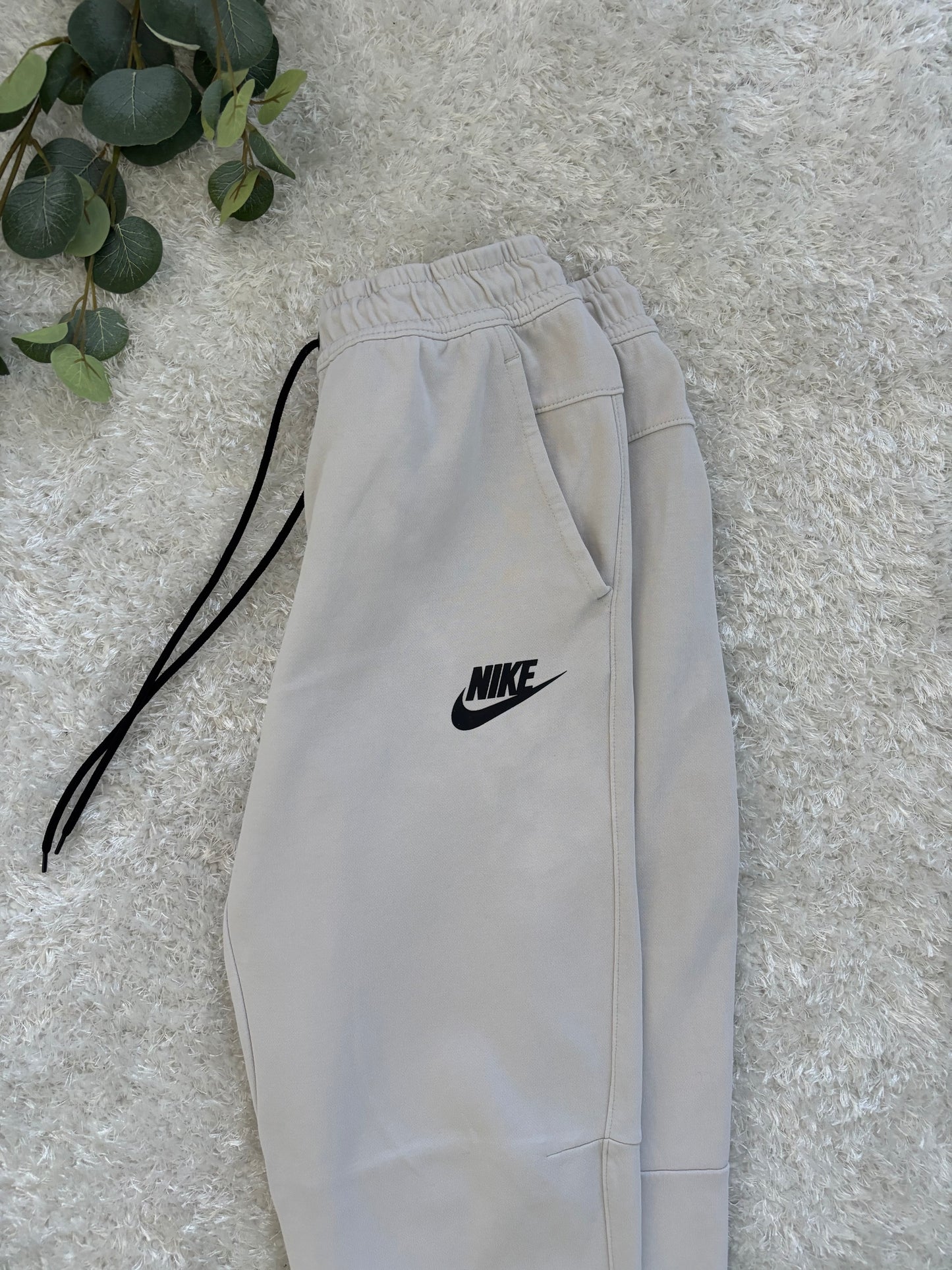 Nike TrackPants