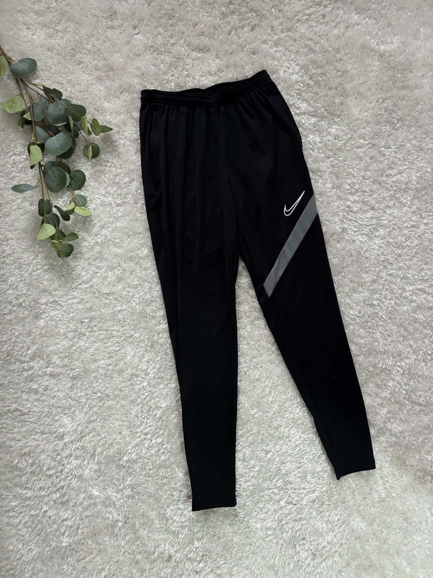 Nike TrackPants