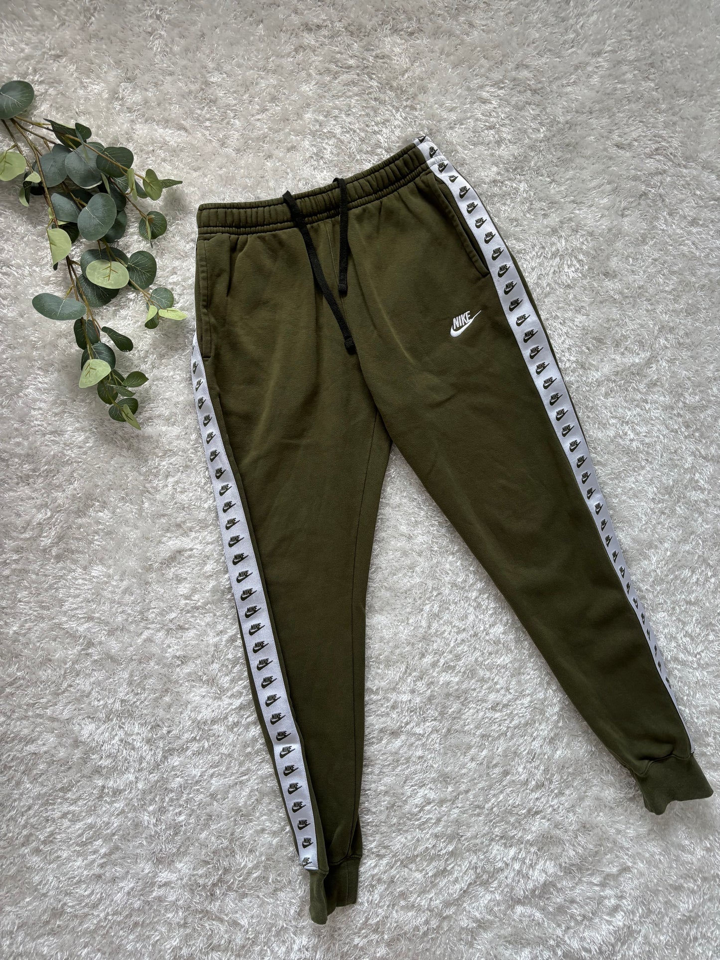 Nike TrackPants