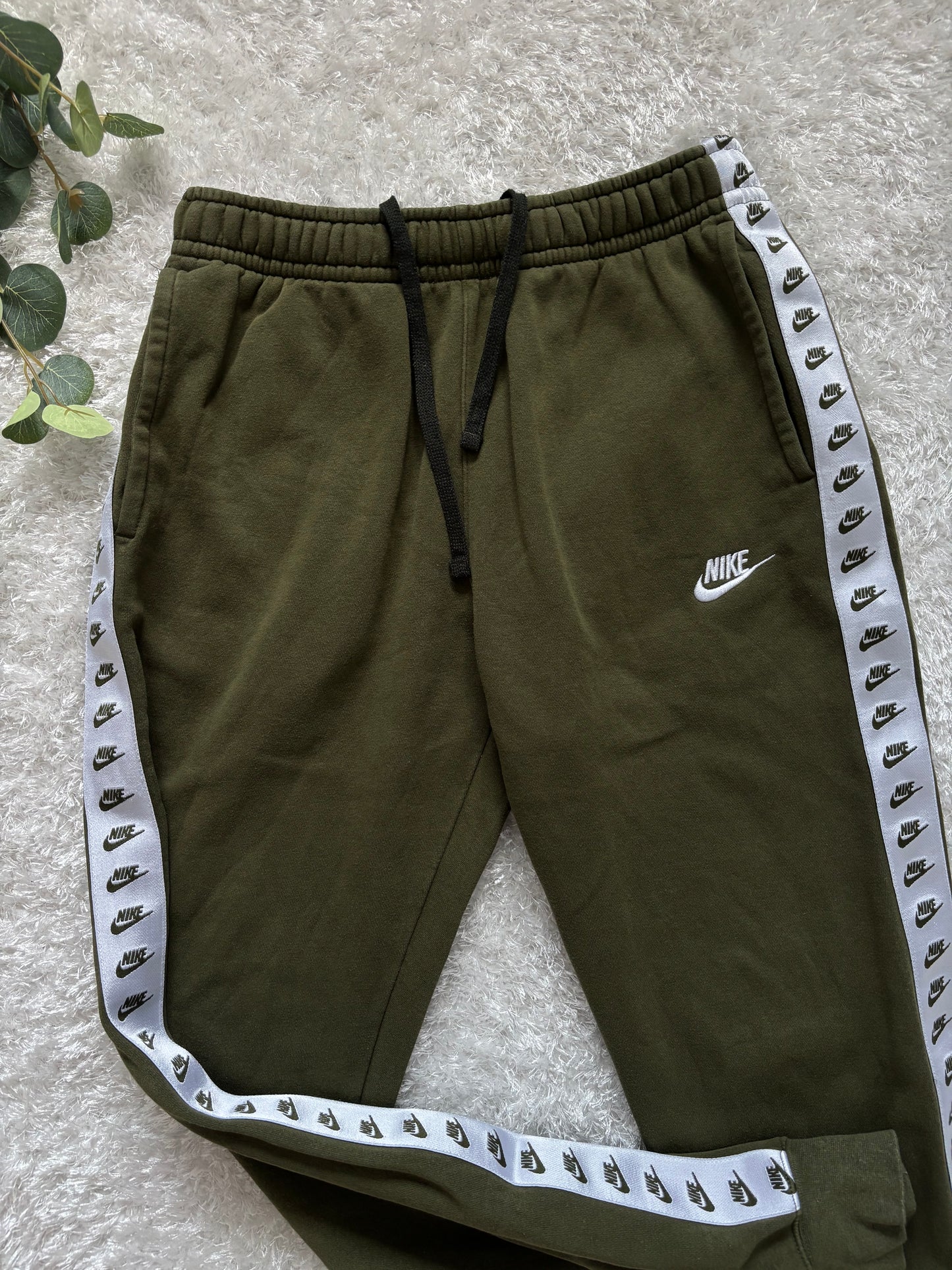 Nike TrackPants