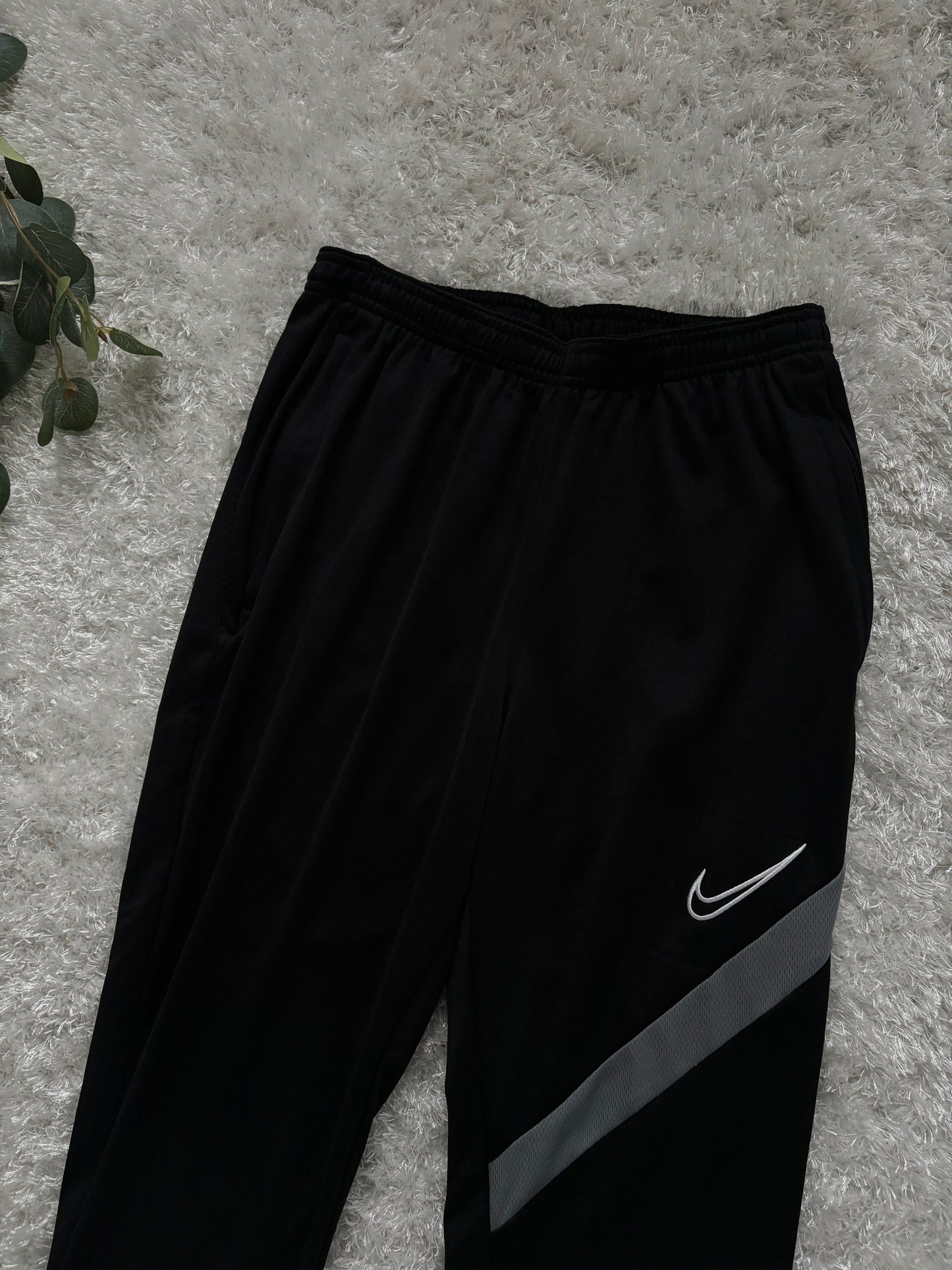 Nike TrackPants