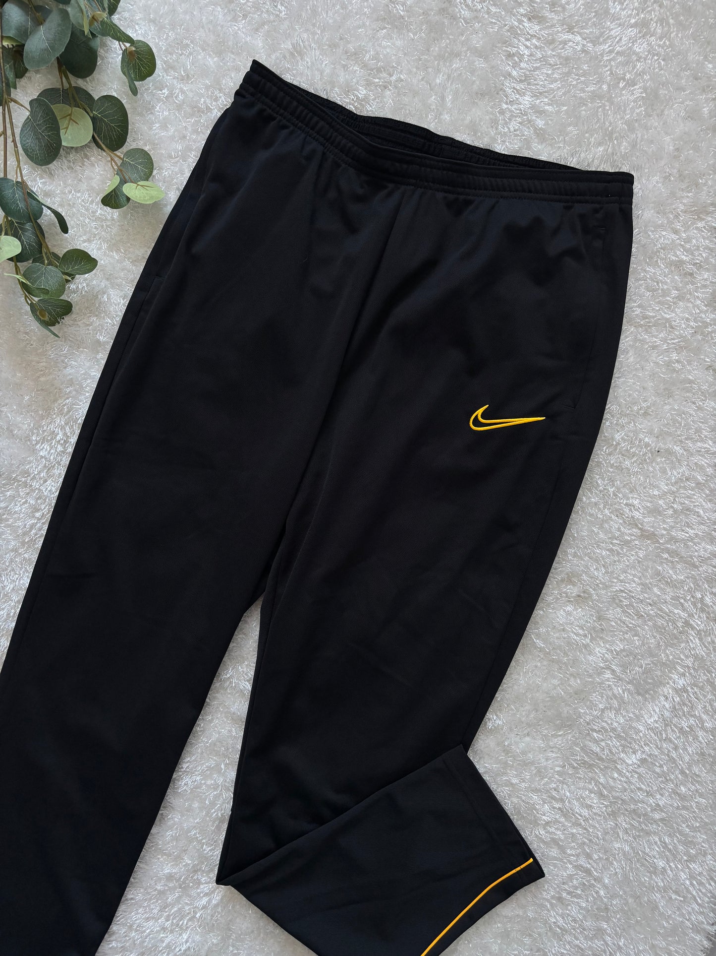 Nike TrackPants