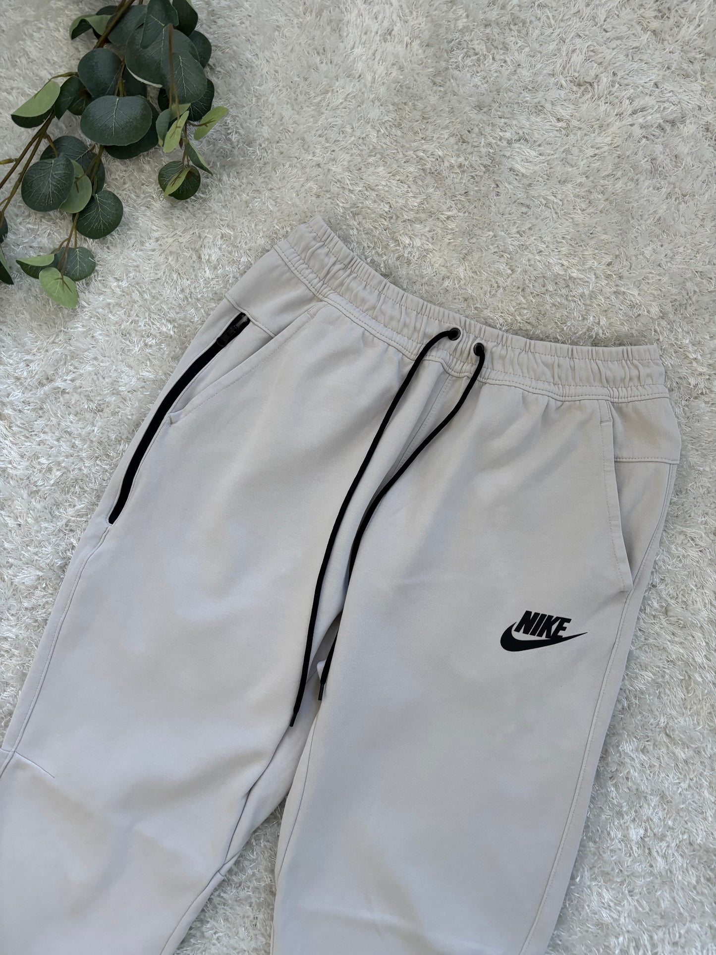 Nike TrackPants