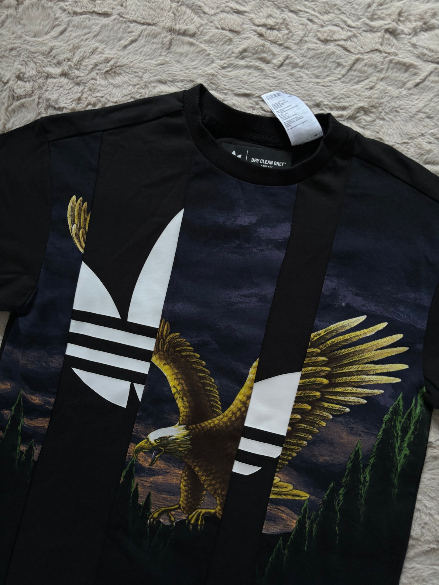 Adidas T-Shirt