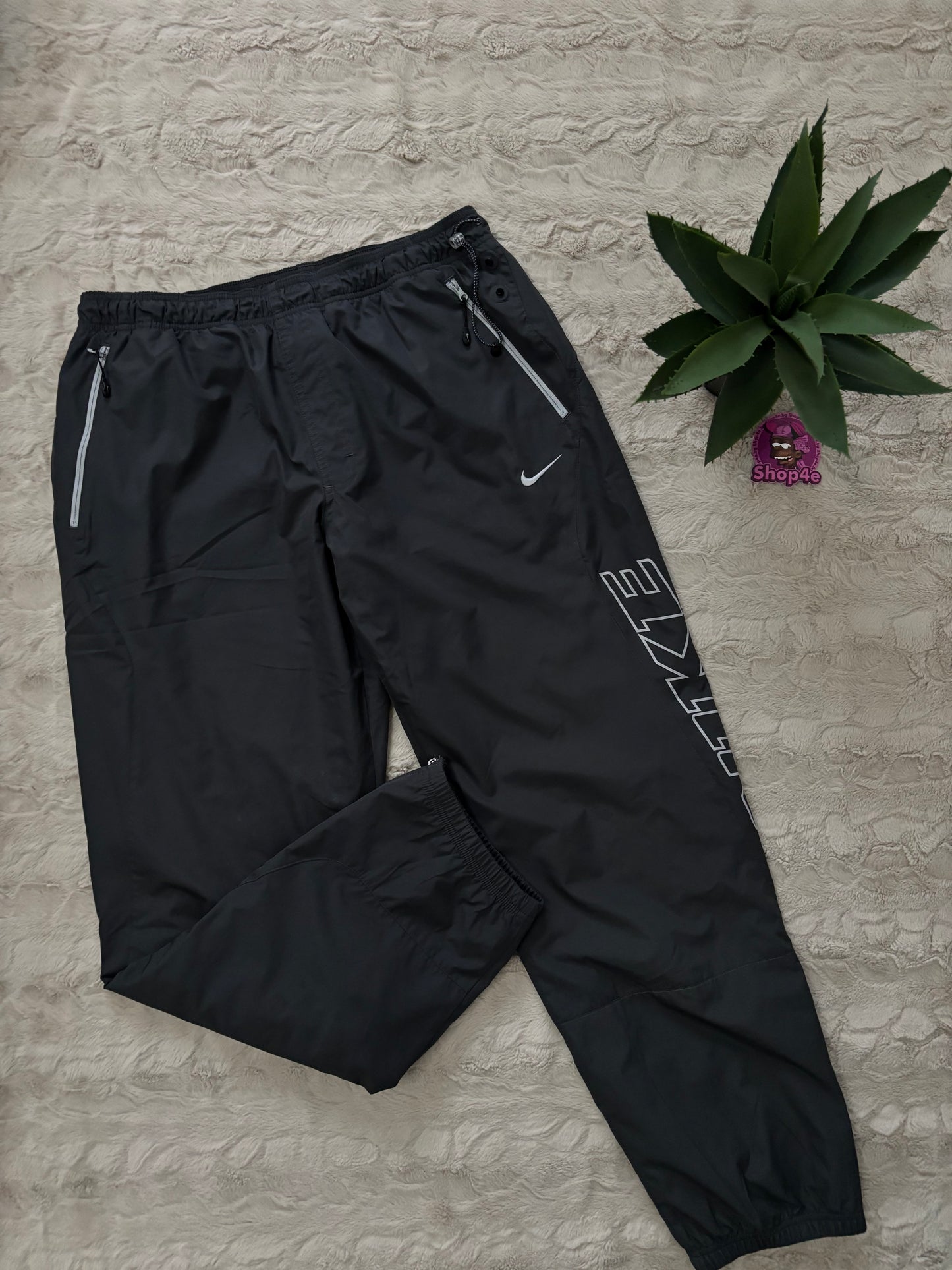 Nike TrackPants