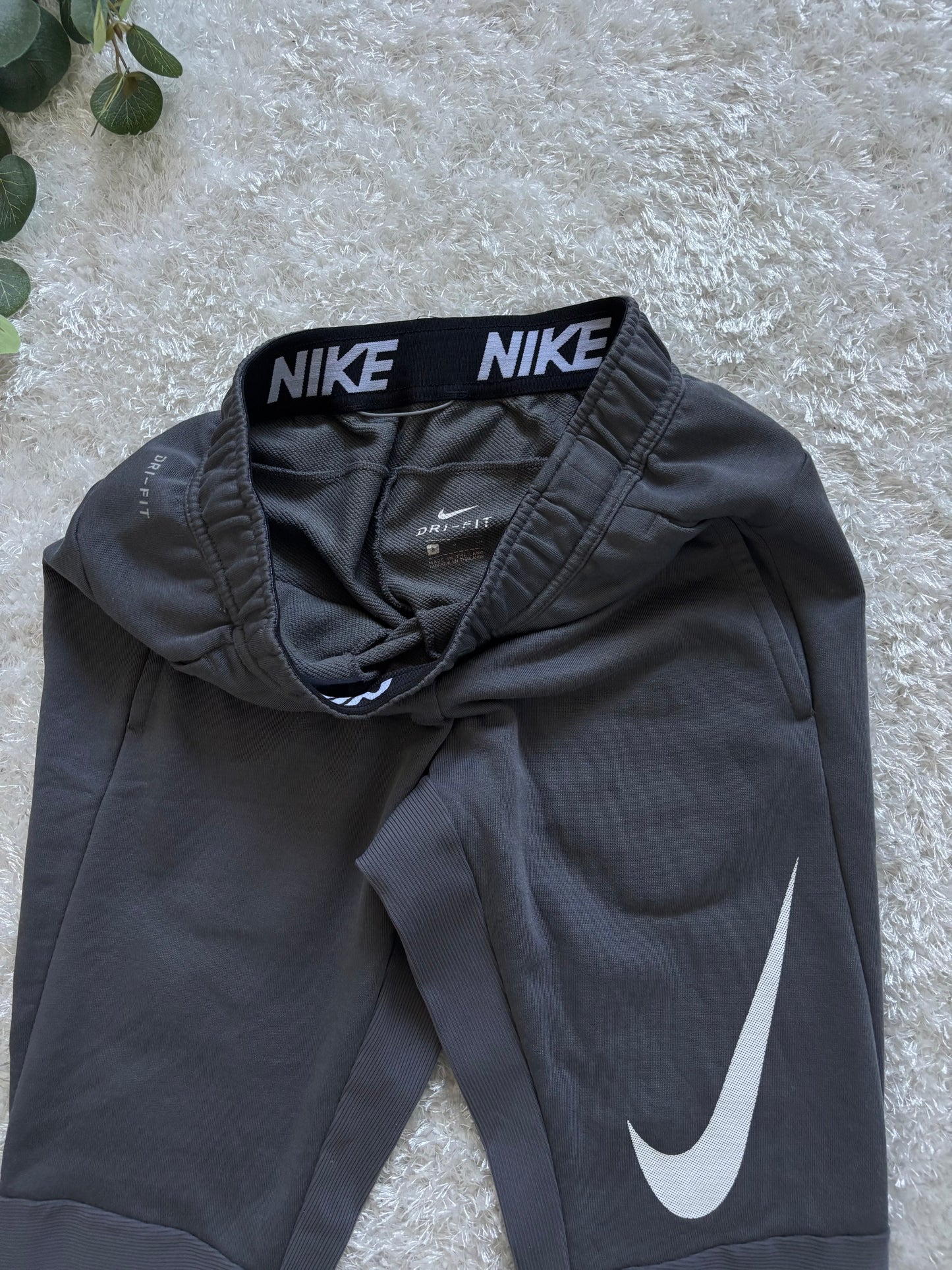 Nike TrackPants
