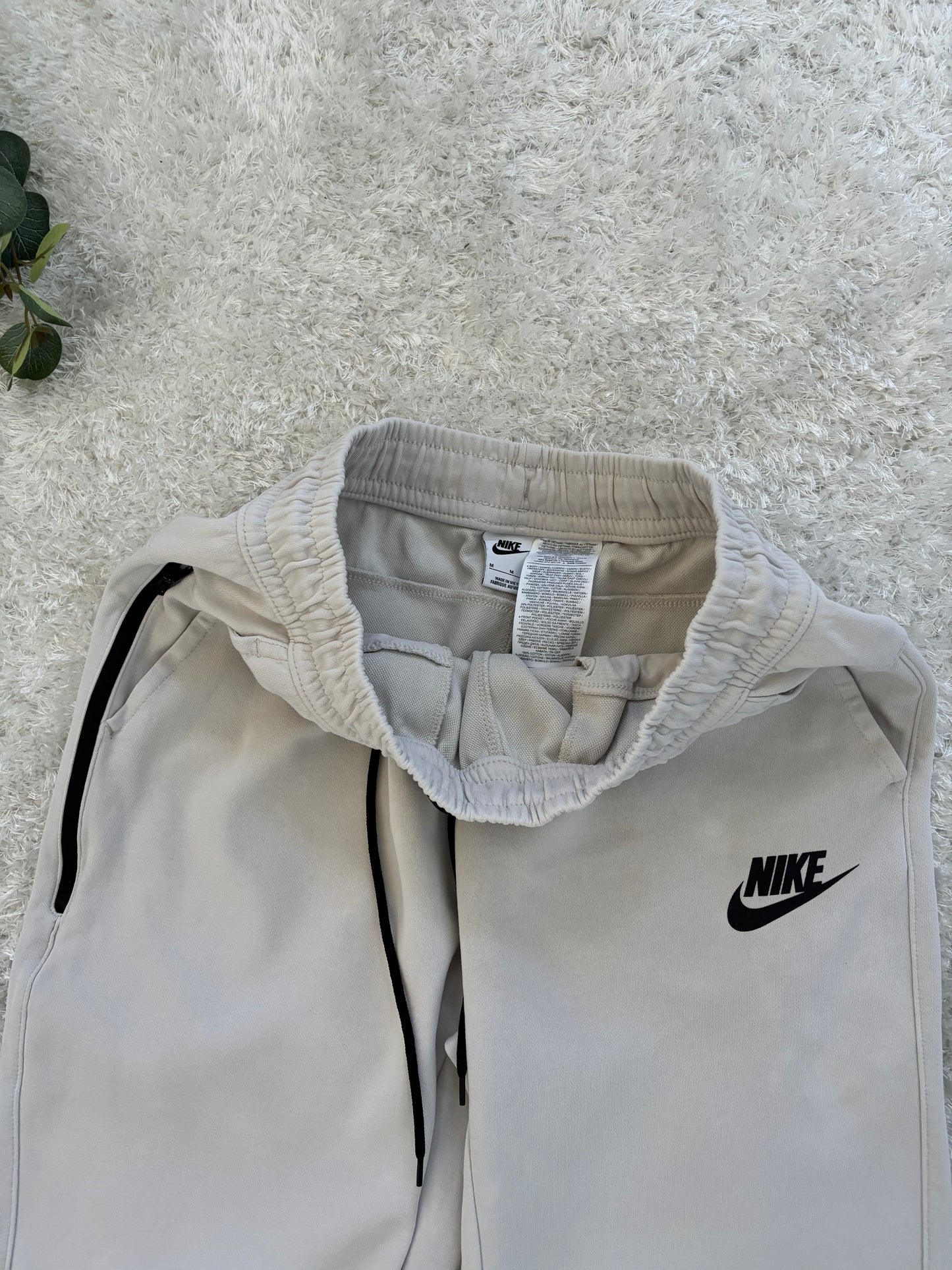 Nike TrackPants
