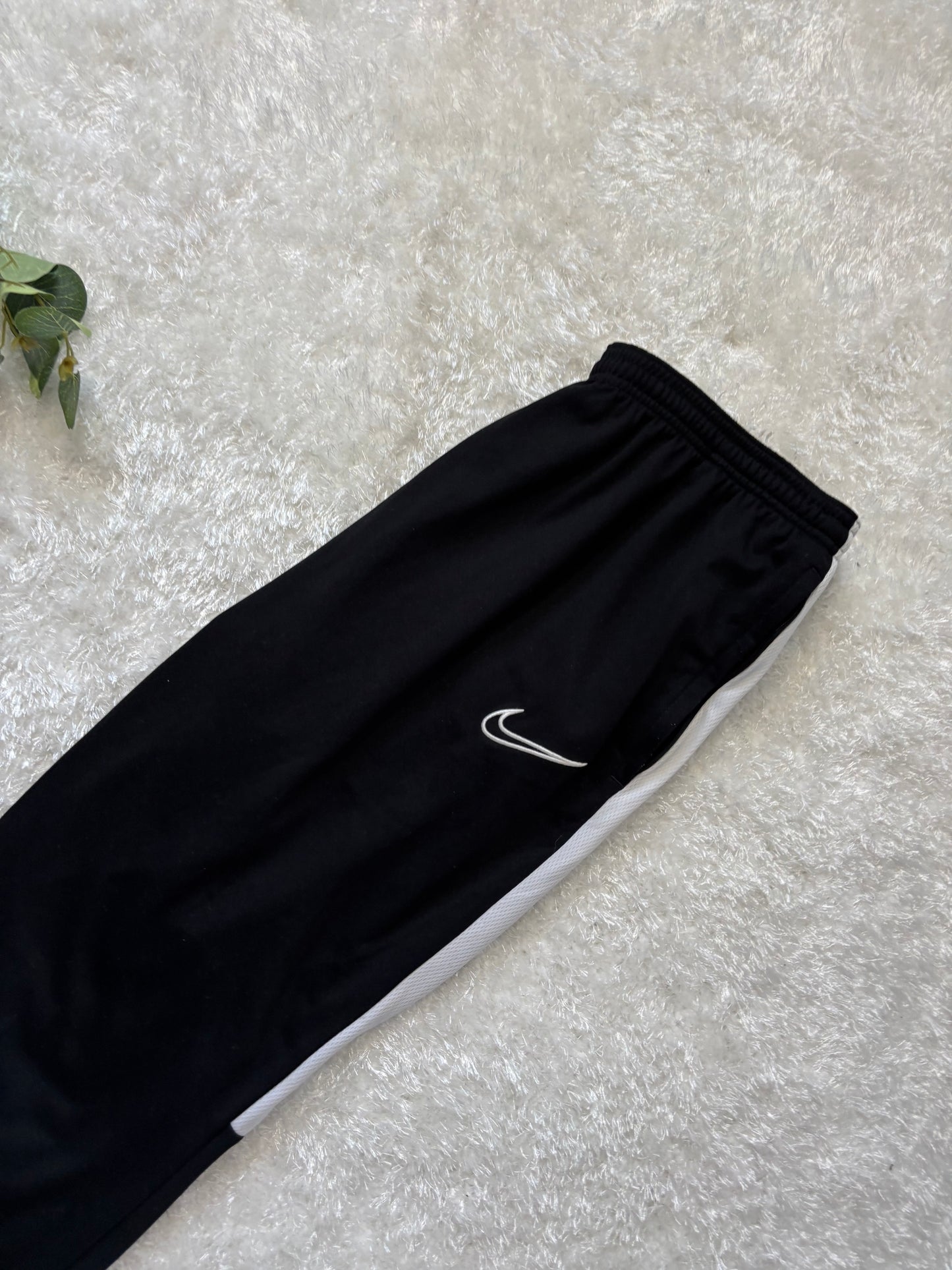 Nike TrackPants