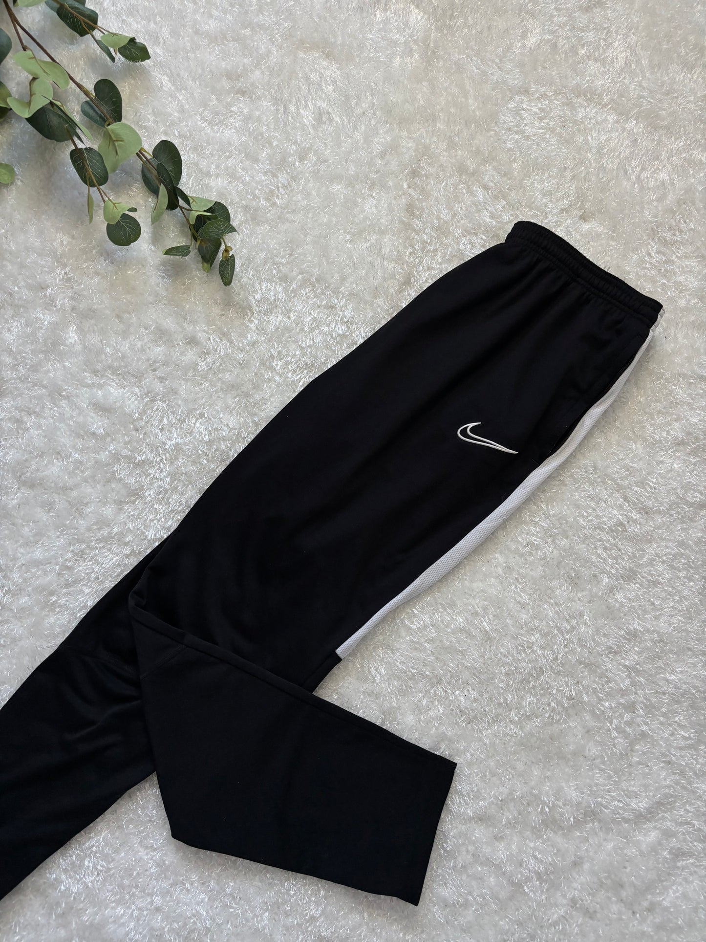 Nike TrackPants