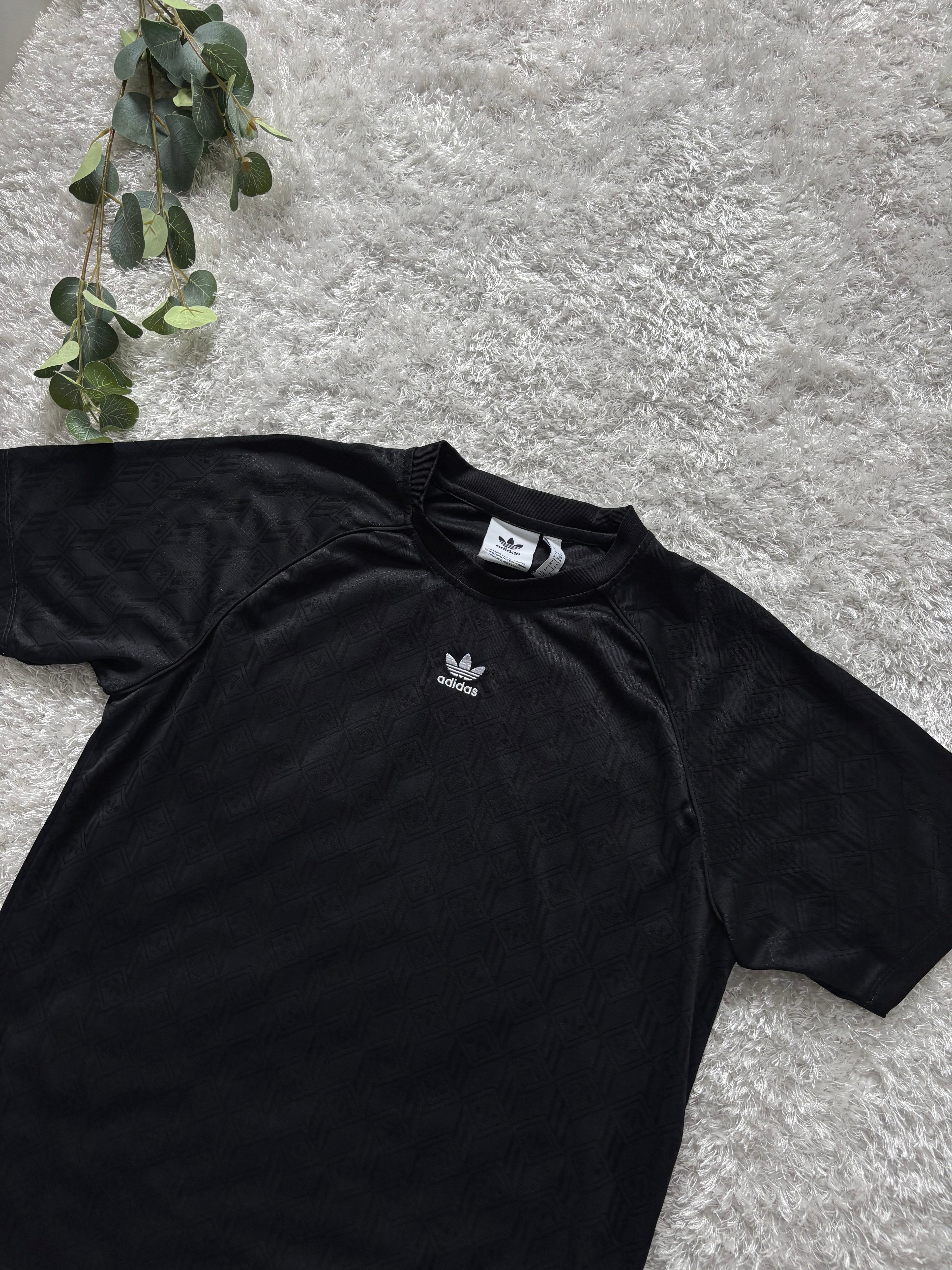Adidas T-Shirt