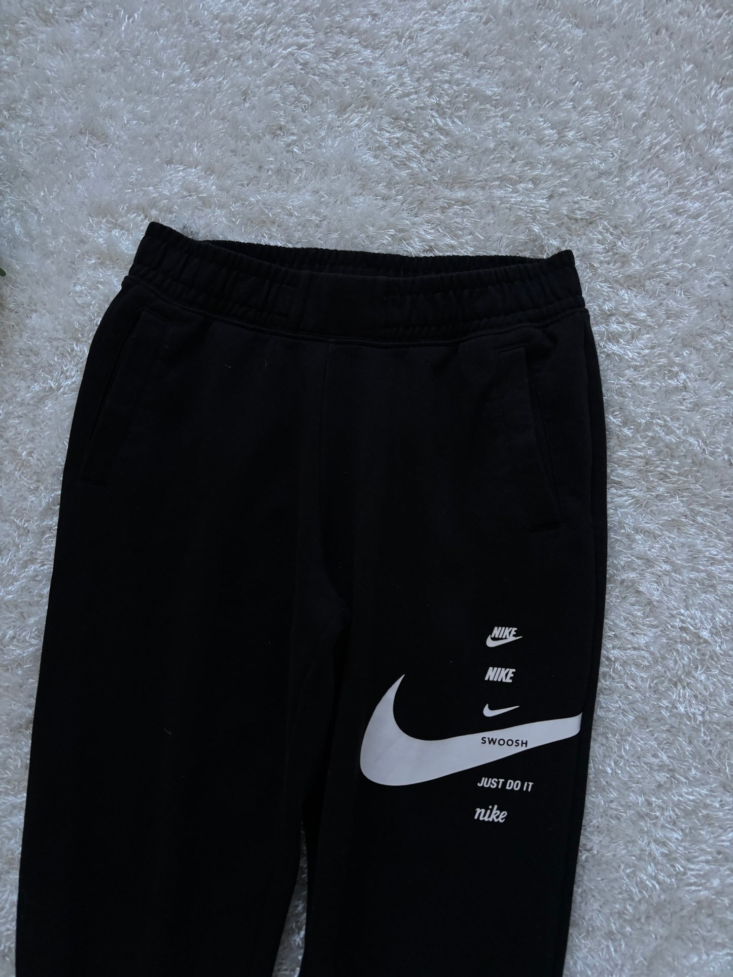Nike TrackPants