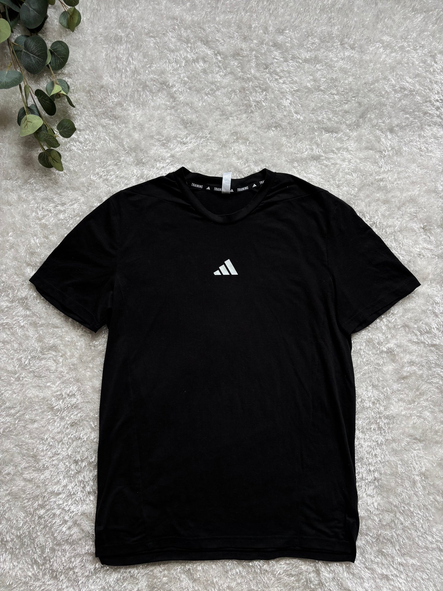 Adidas T-Shirt