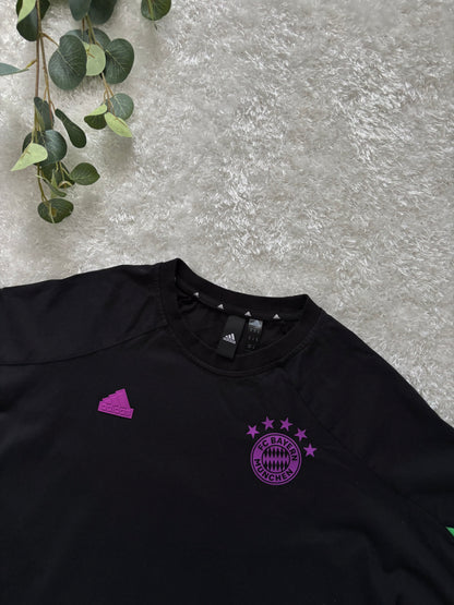 Adidas T-Shirt
