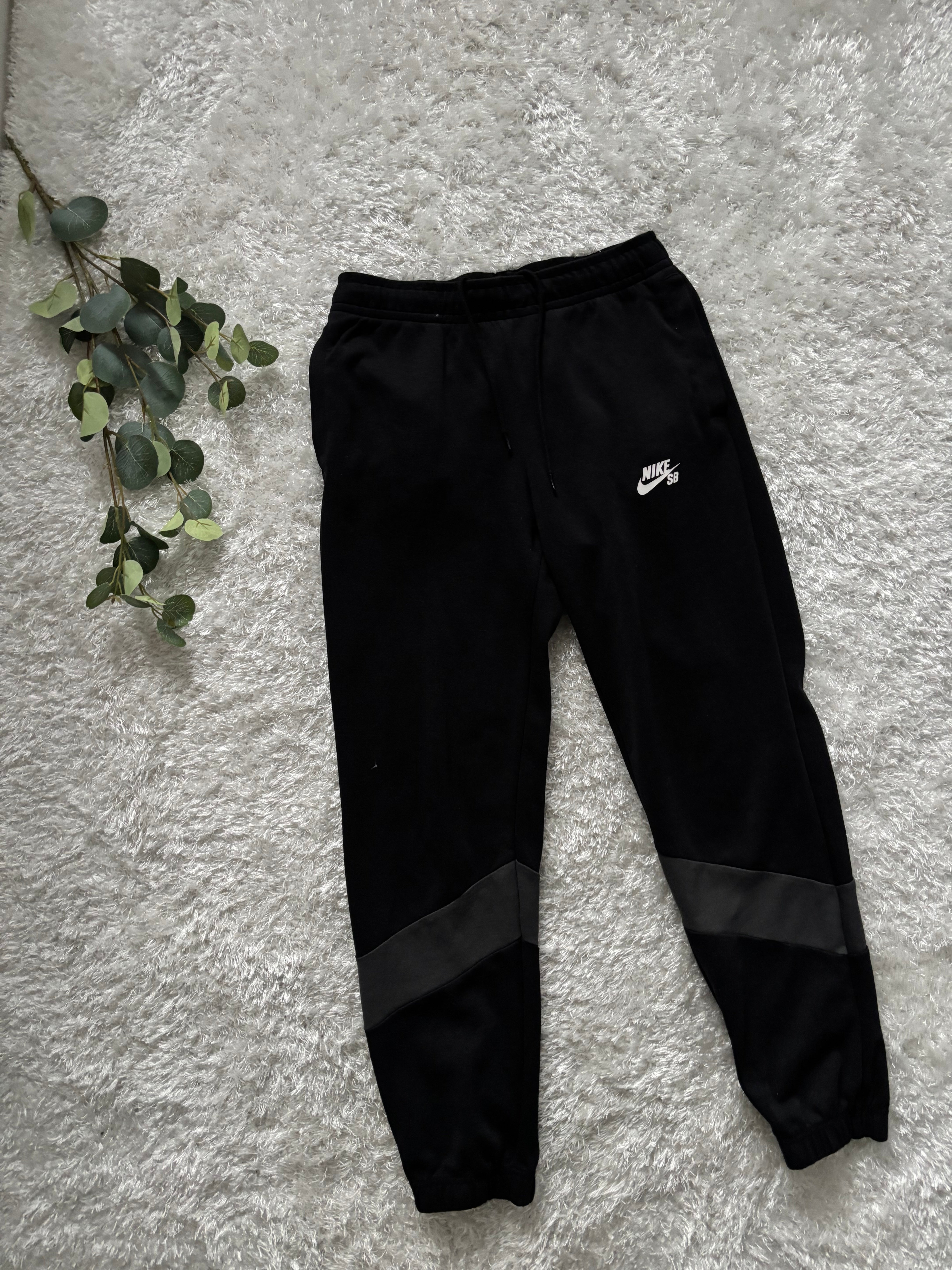 Nike SB TrackPants