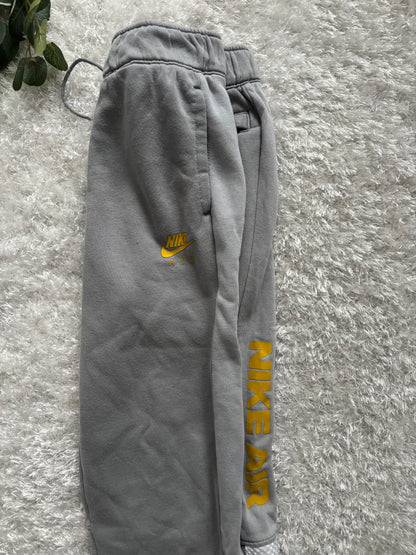Nike TrackPants