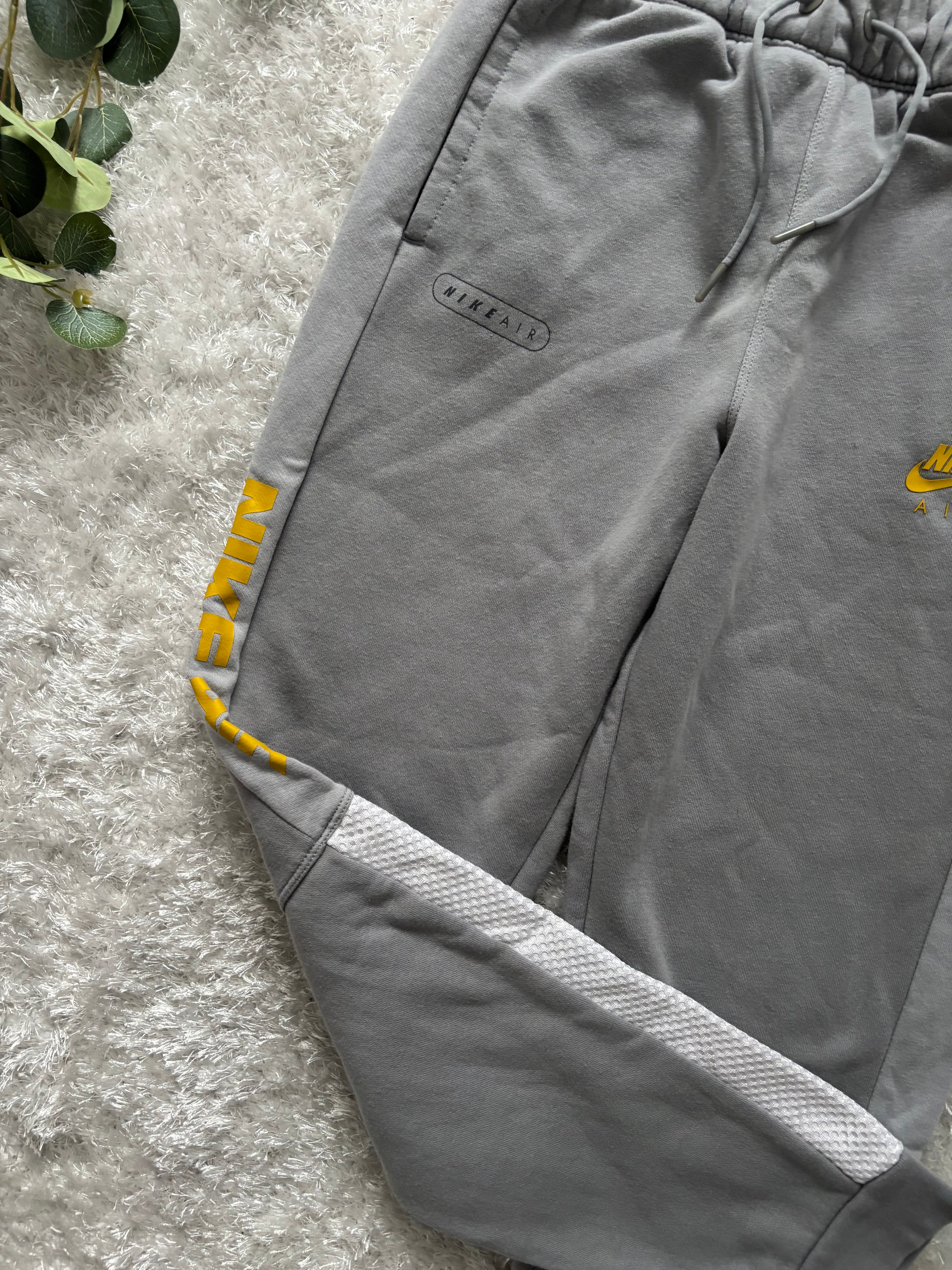 Nike TrackPants