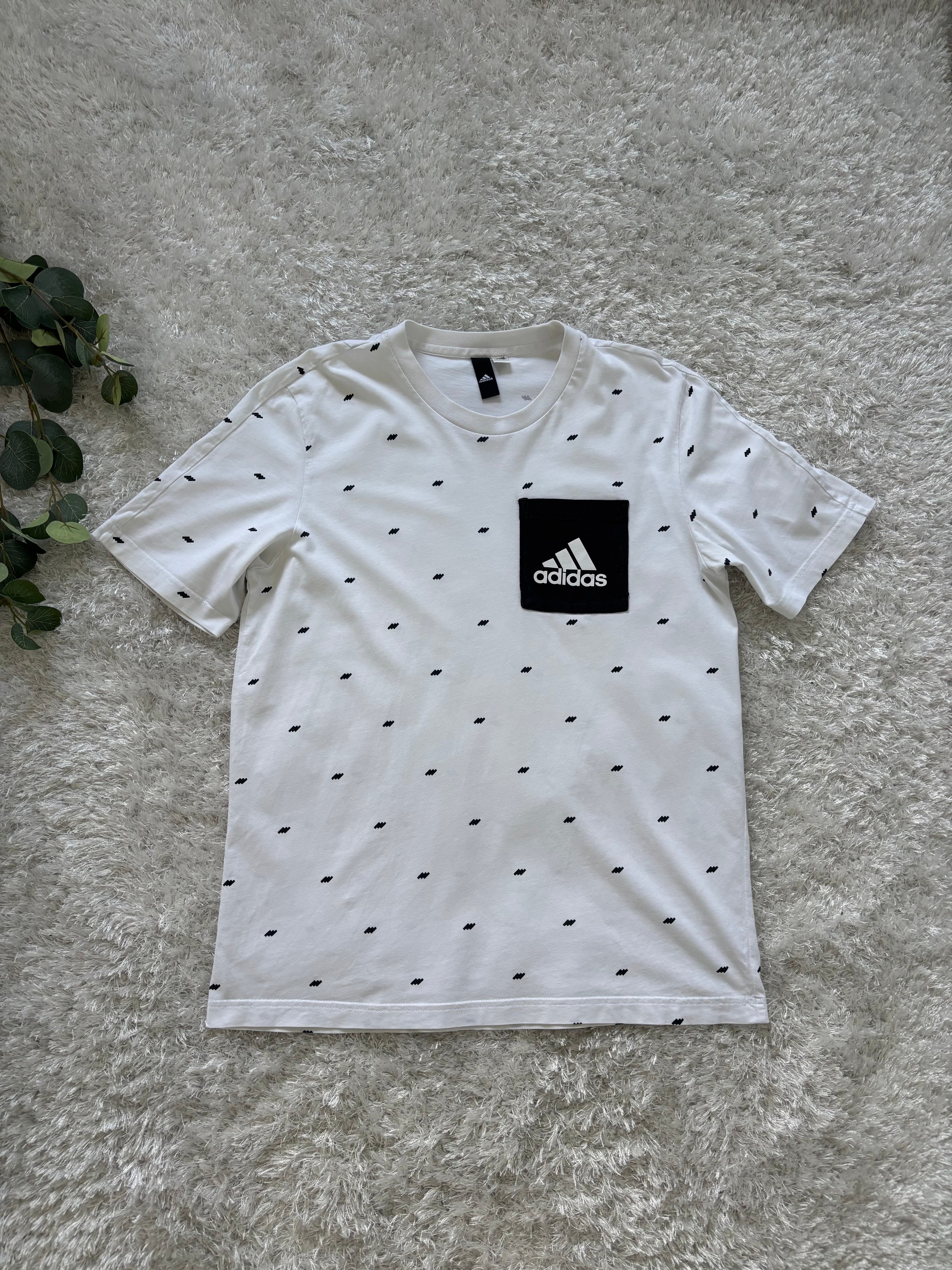 Adidas T-Shirt