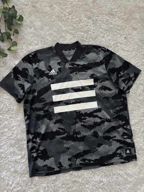 Adidas T-Shirt