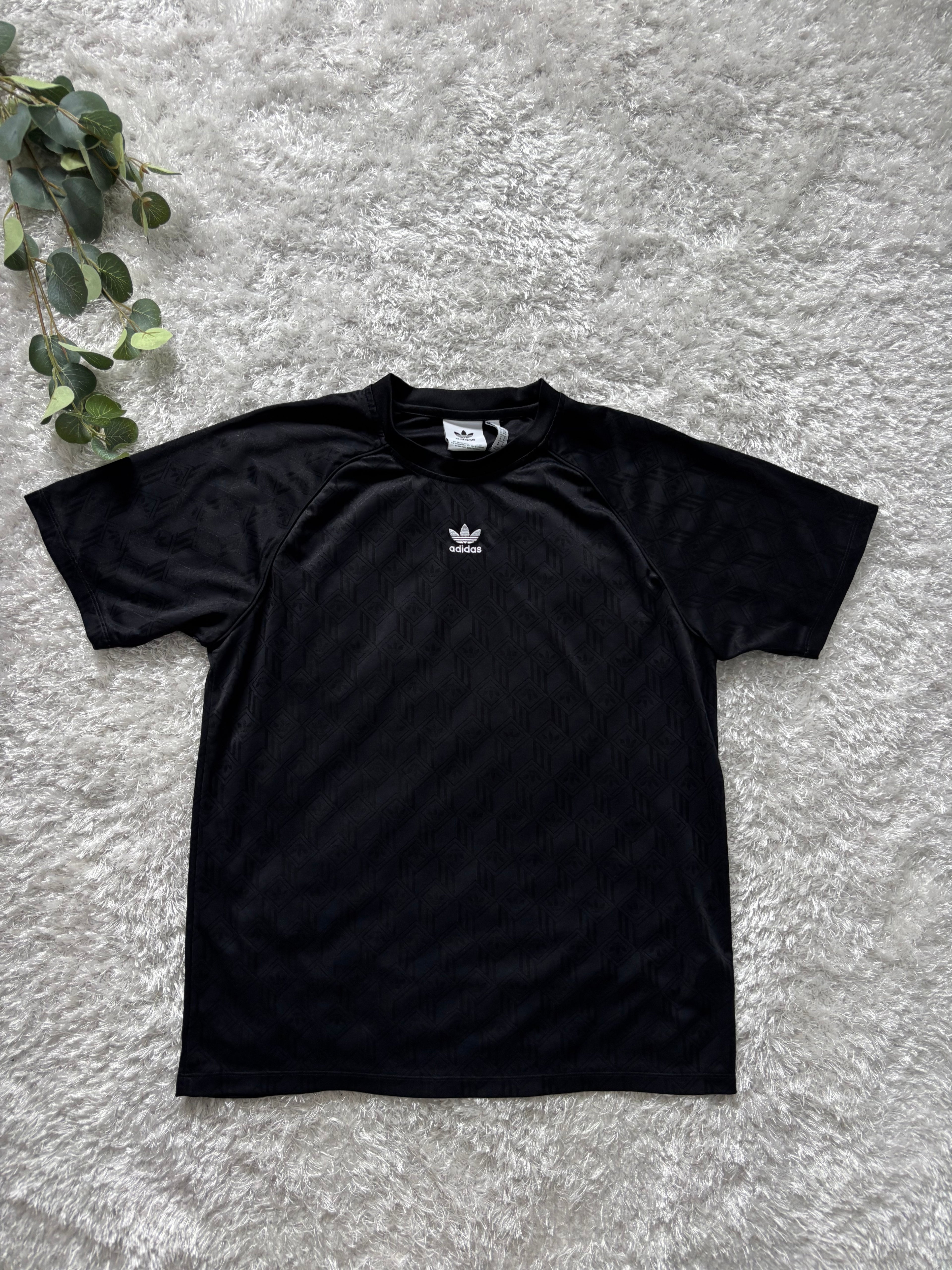 Adidas T-Shirt
