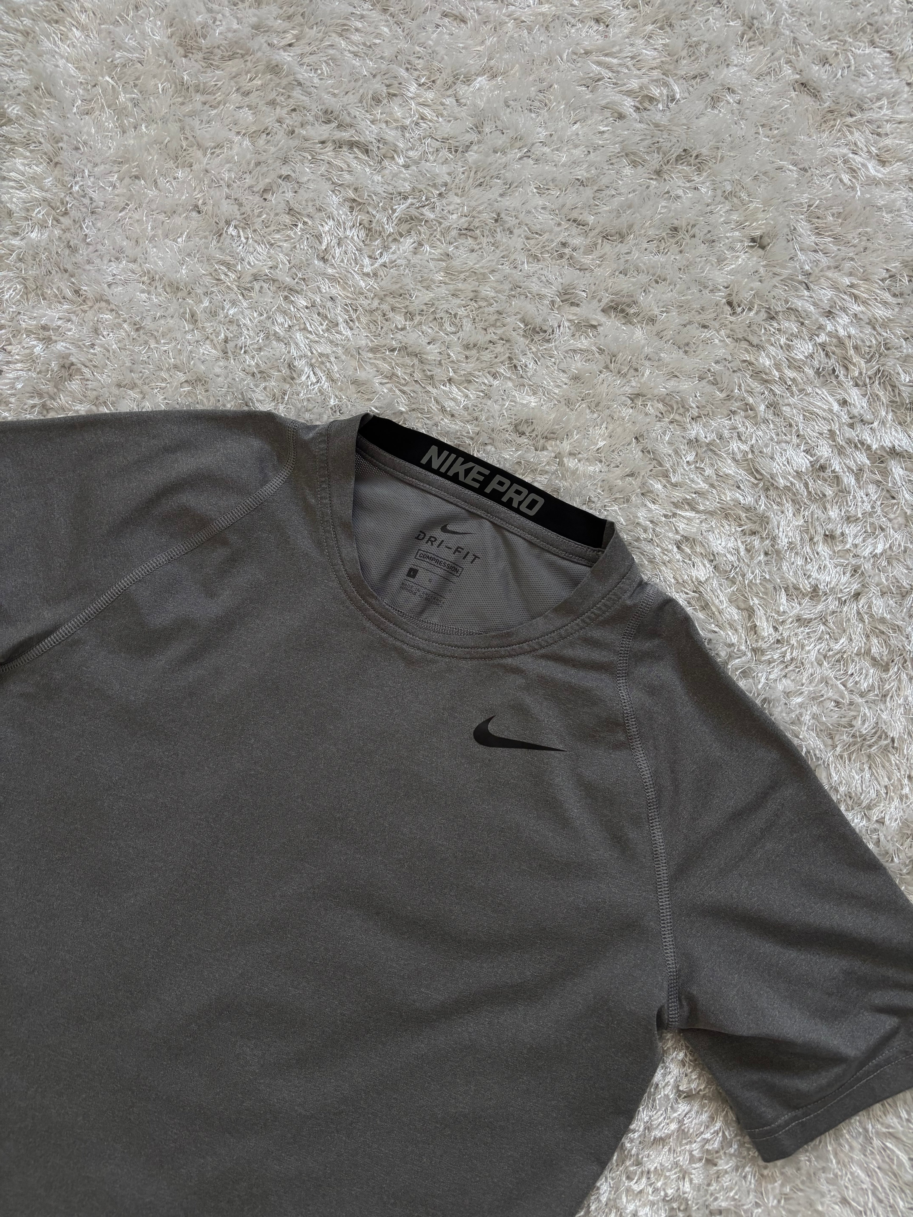 Nike Pro T-shirt