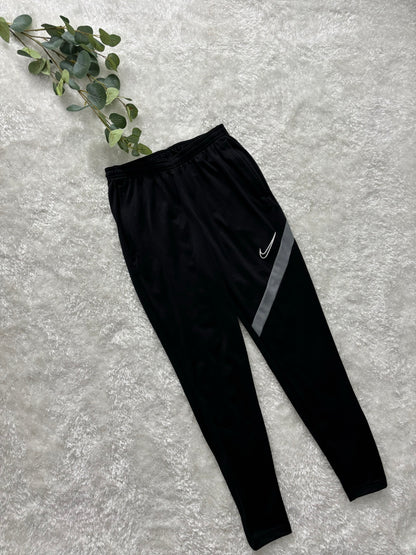 Nike TrackPants