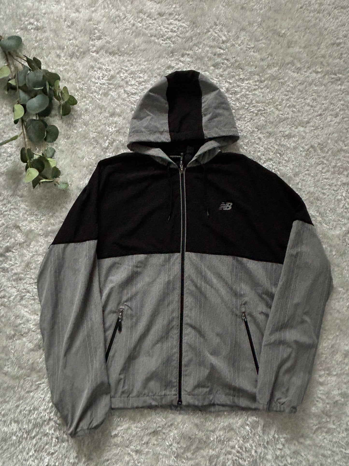 NewBalance Windbreaker