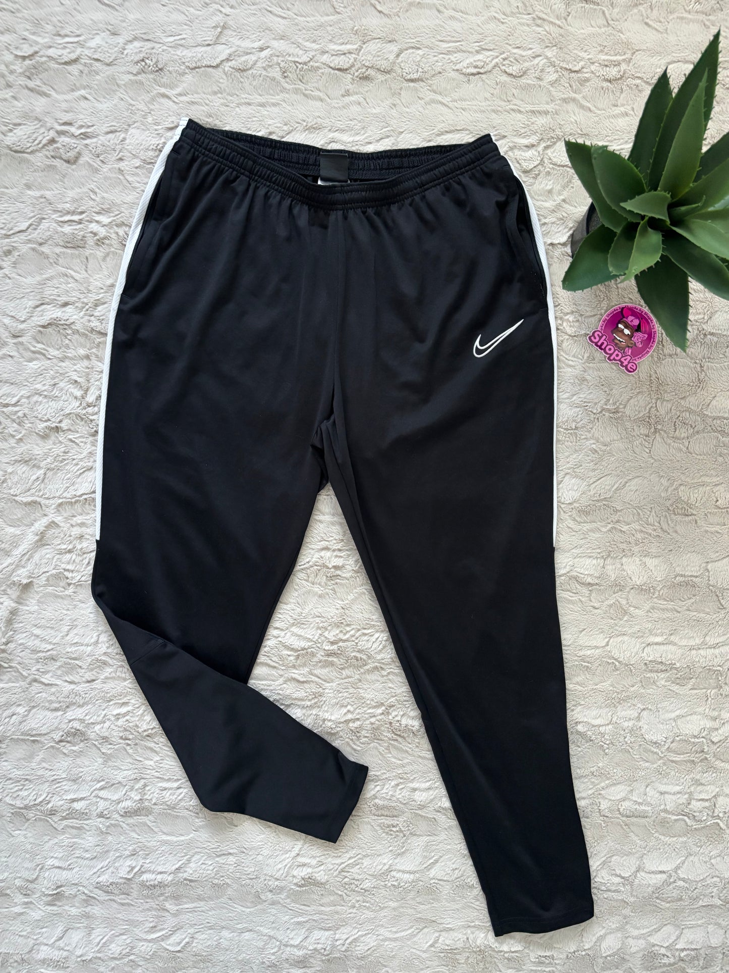 Nike TrackPants