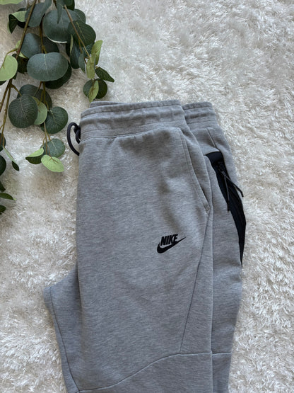 Nike Tech Fleece