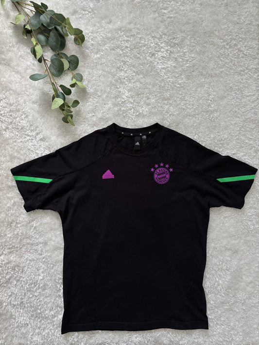 Adidas T-Shirt