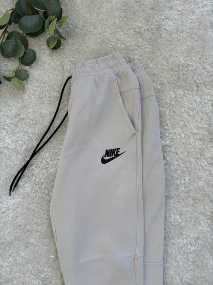 Nike TrackPants
