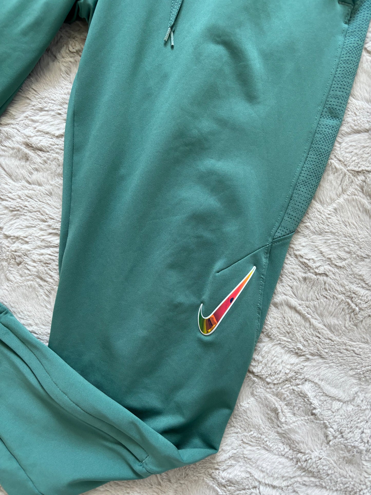 Nike TrackPants