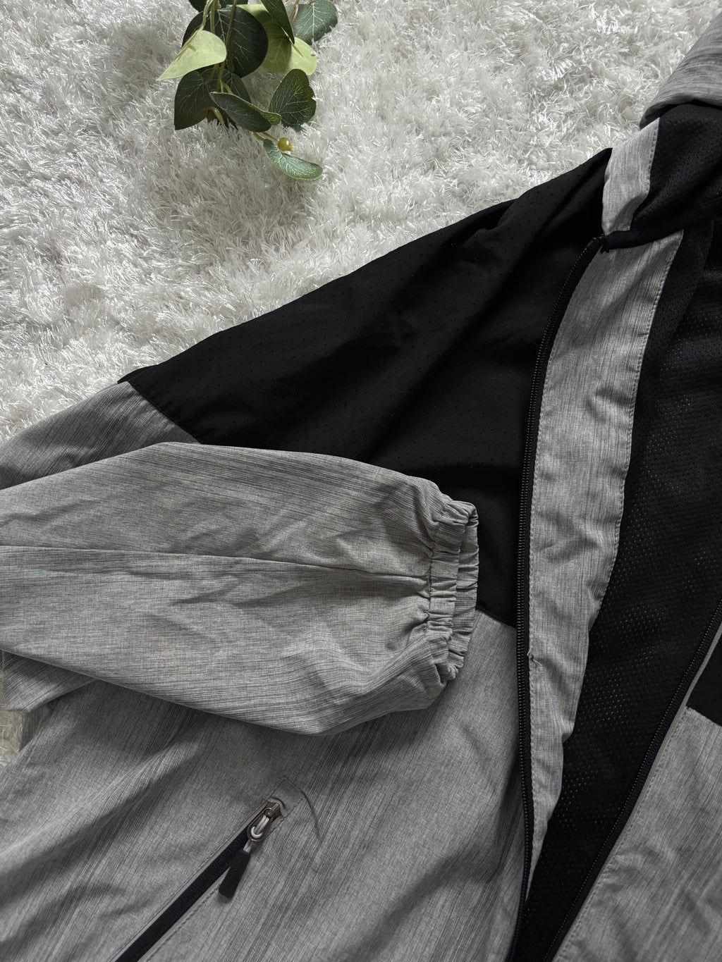 NewBalance Windbreaker