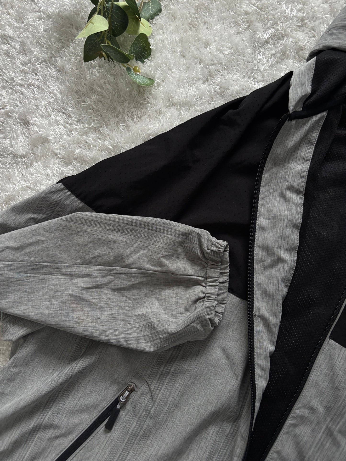 NewBalance Windbreaker