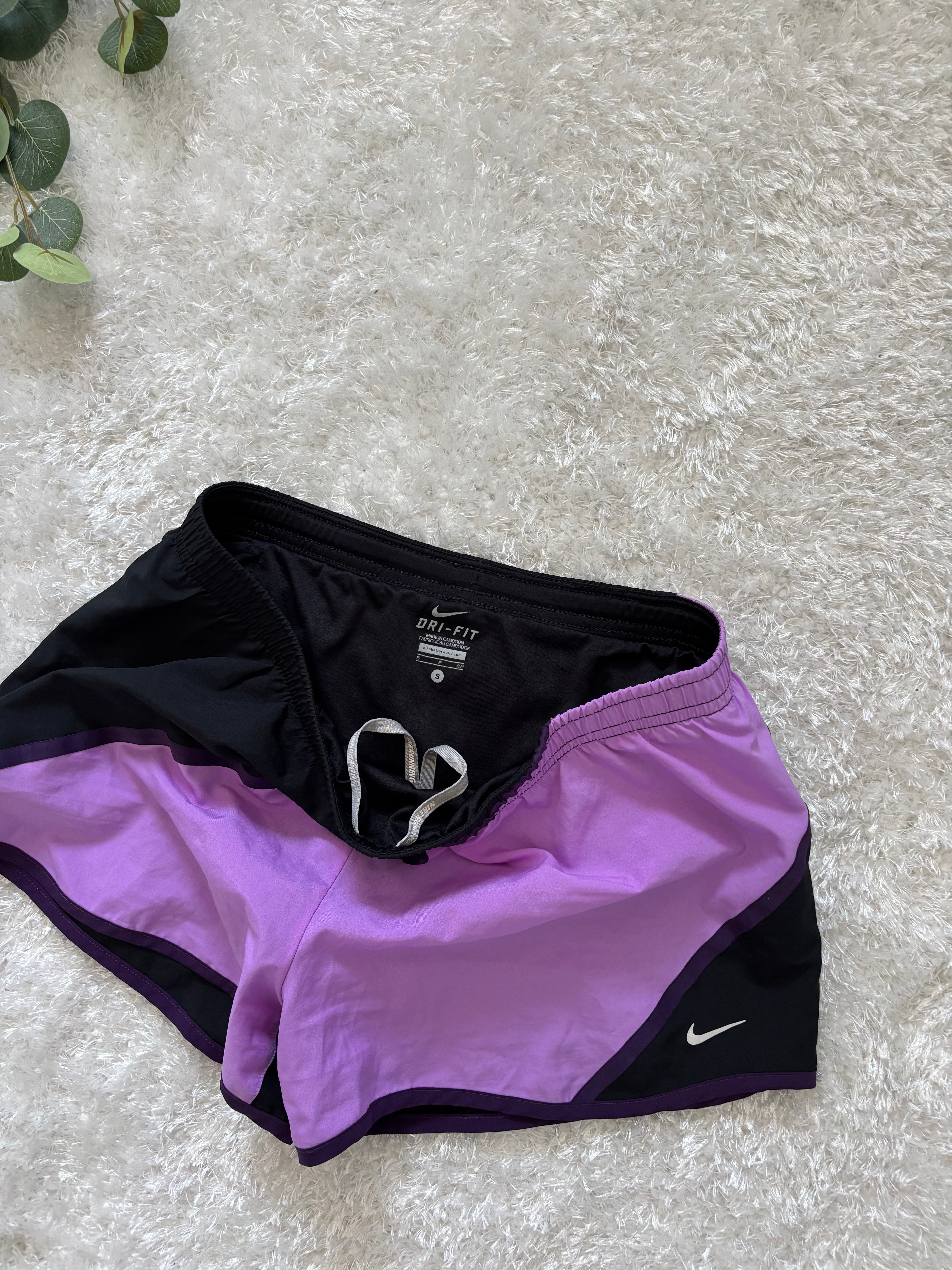 Nike Shorts (Дамско)
