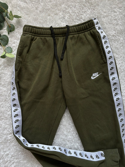 Nike TrackPants