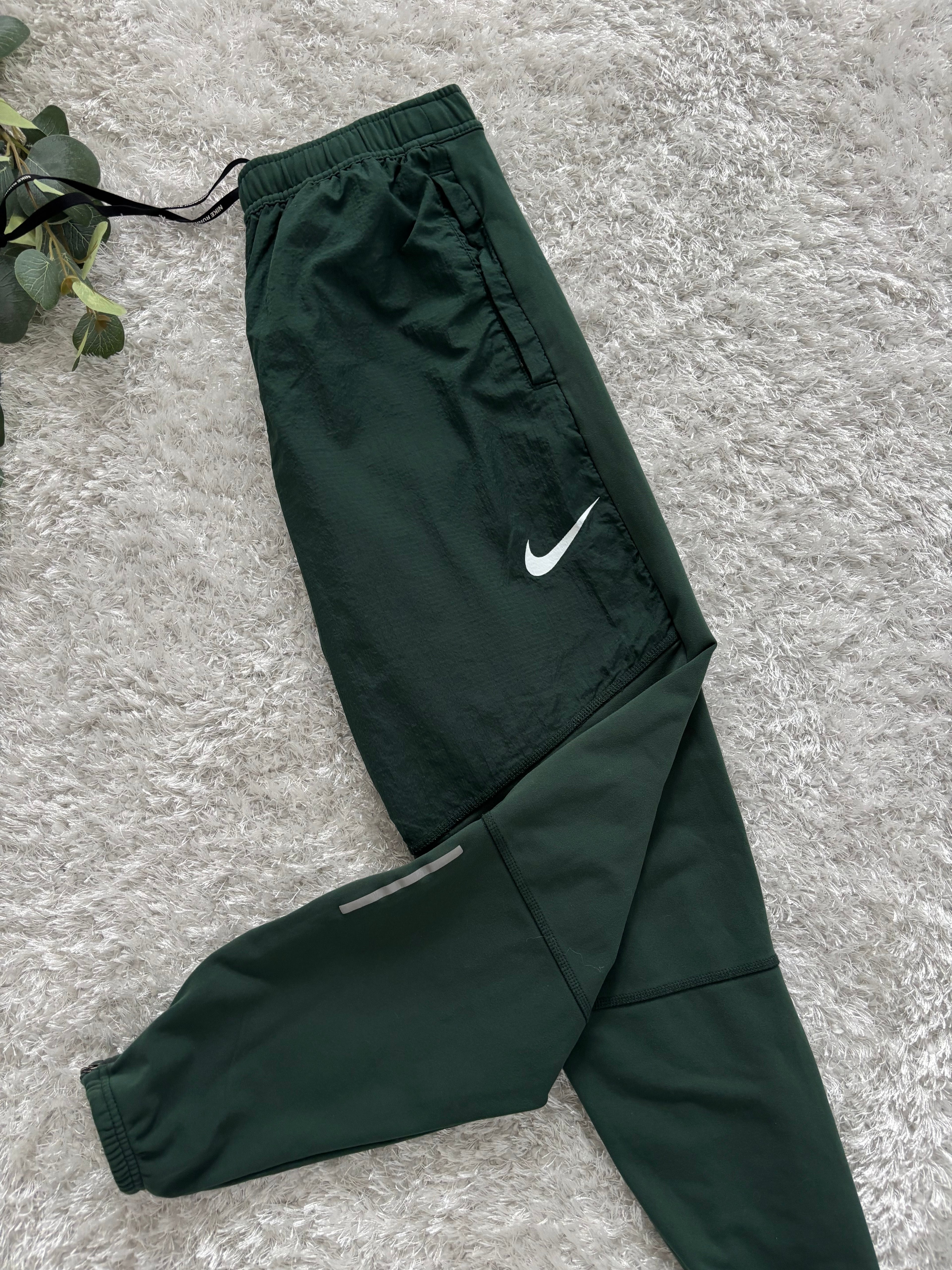 Nike TrackPants