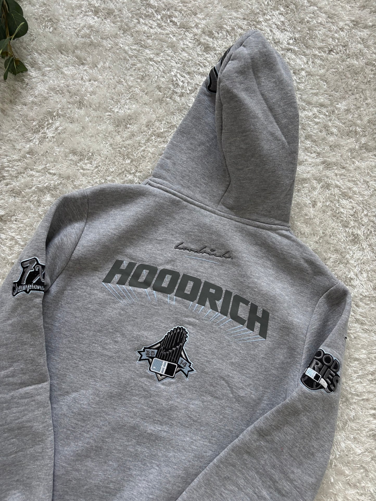 HOODRICH Set