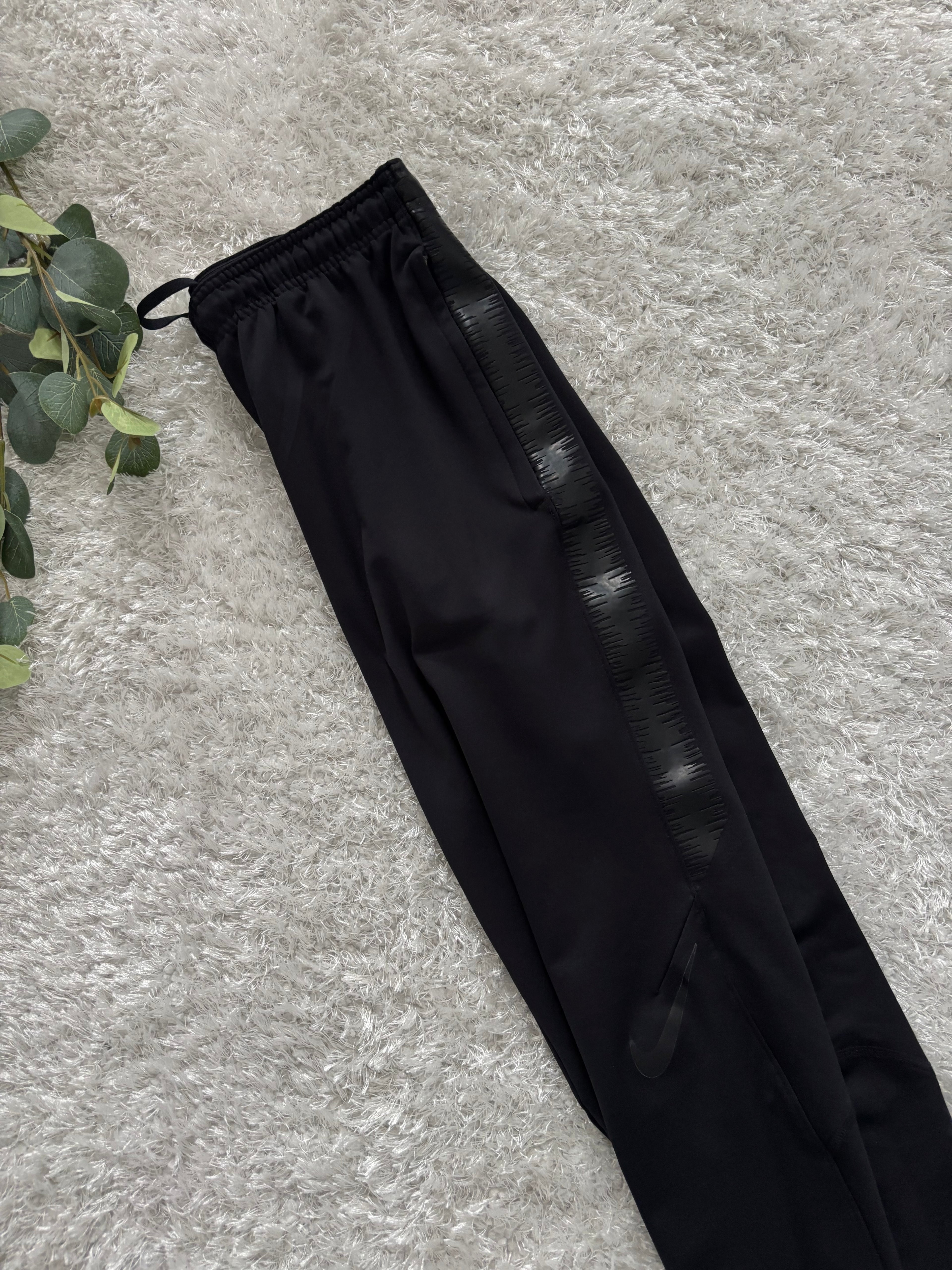 Nike TrackPants