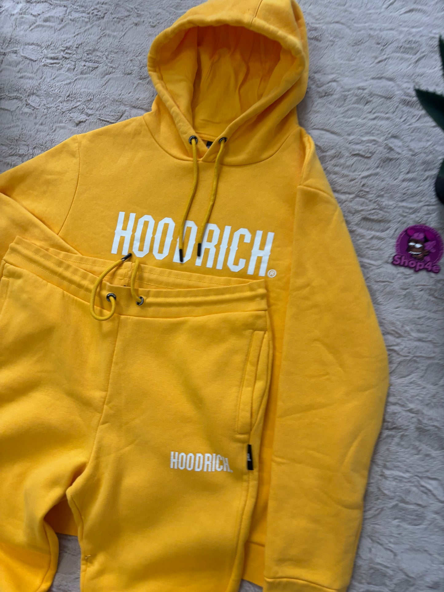 HOODRICH Set