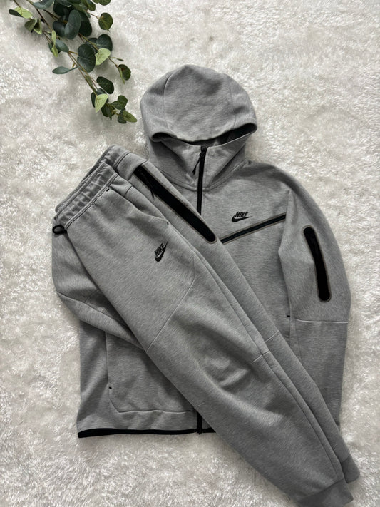 Nike Tech Fleece Set