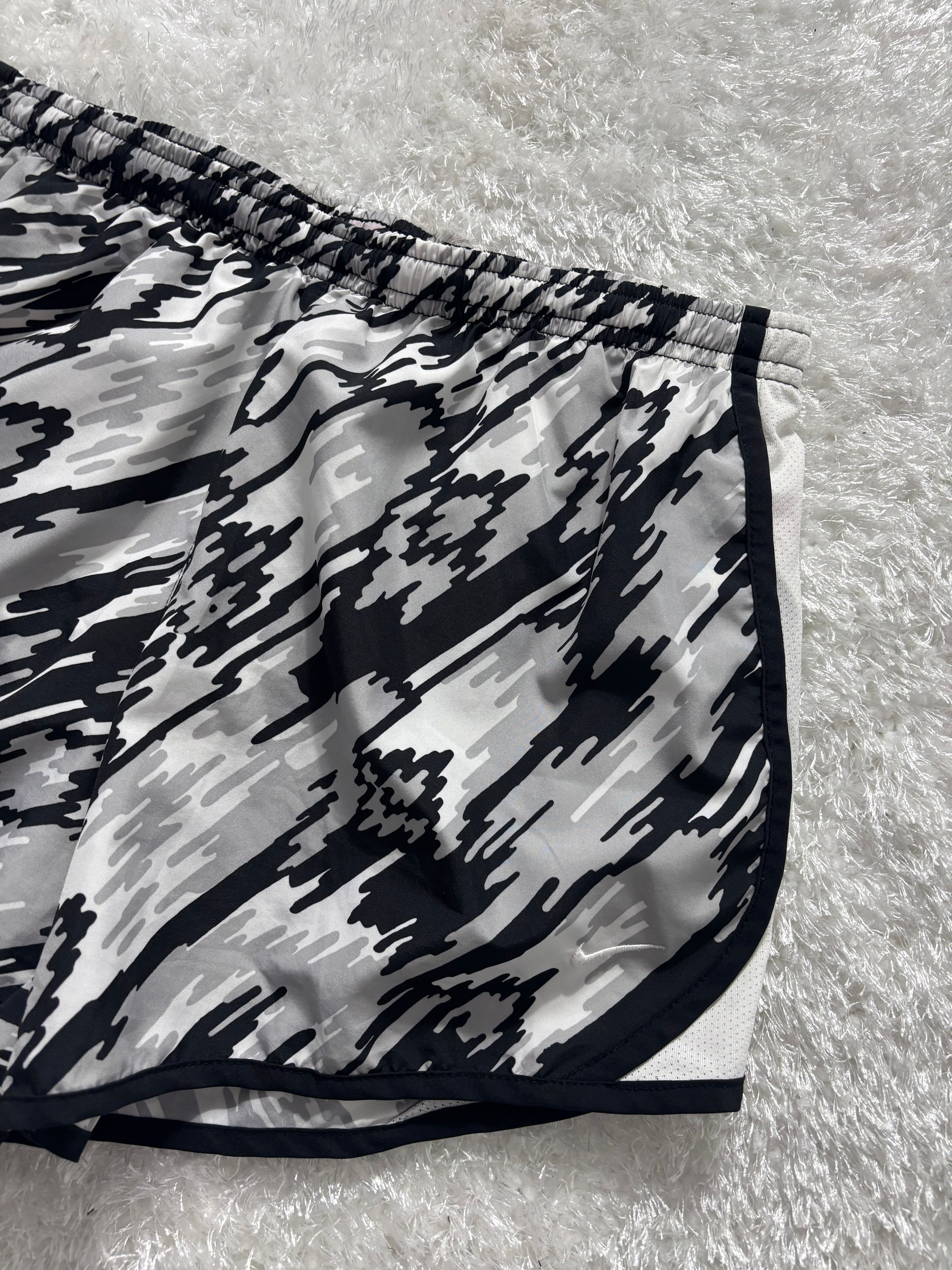 Nike Shorts (Дамско)