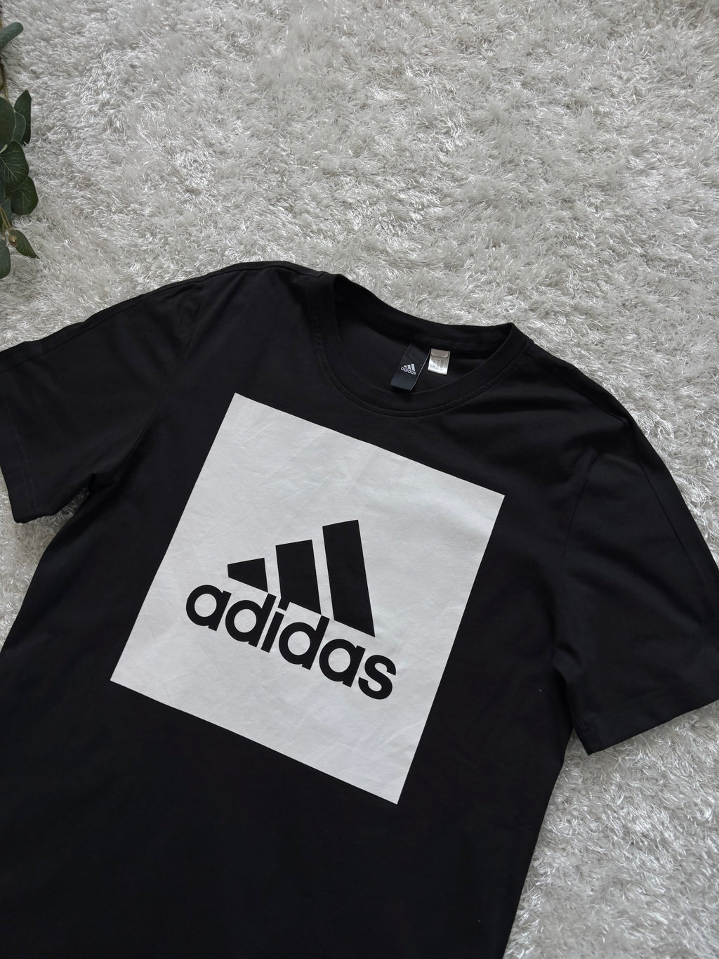 Adidas T-Shirt