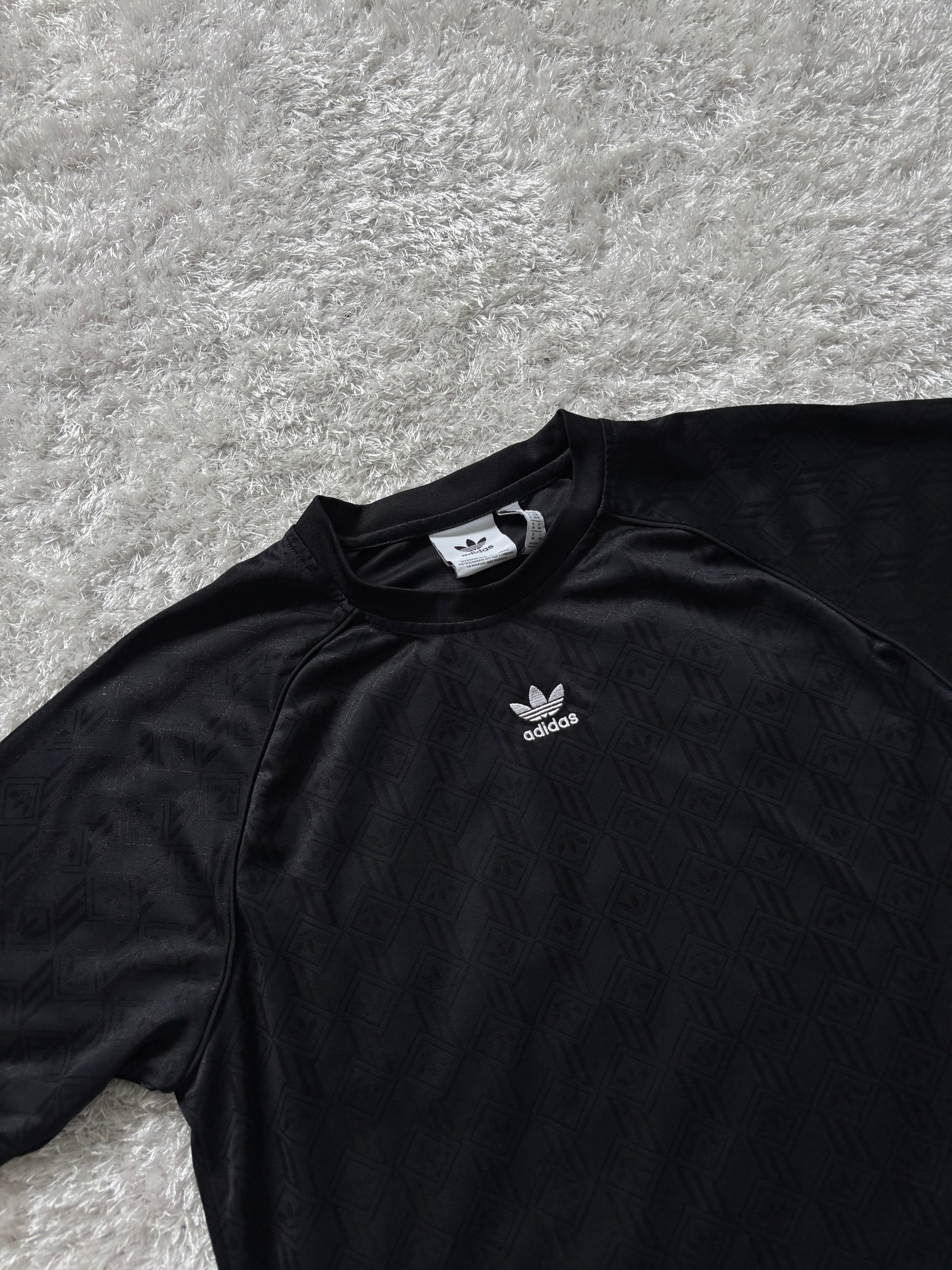 Adidas T-Shirt