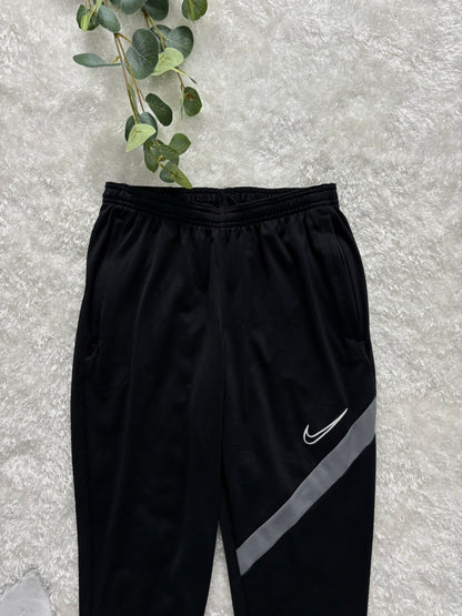 Nike TrackPants